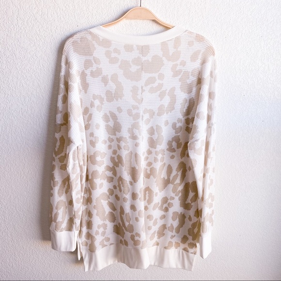 HONEYME Leopard Print Knit Long Sleeve Top - Picture 10 of 11